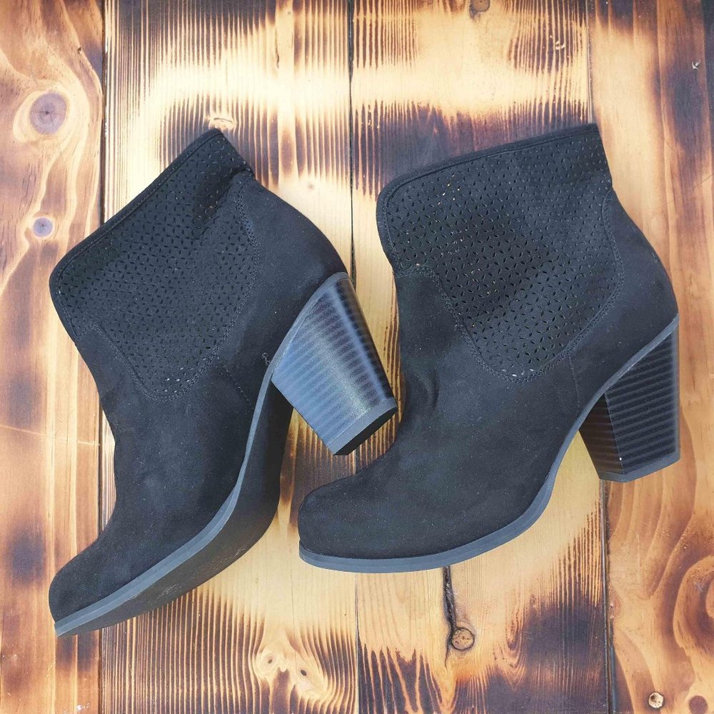Not Rated  Bootie / Black #6